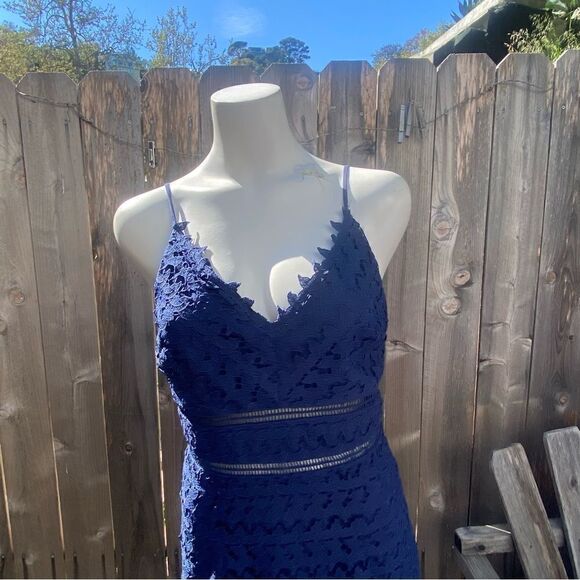 Aqua Blue Scalloped Lace V-Neck Sheath Dress size large - Picture 5 of 10